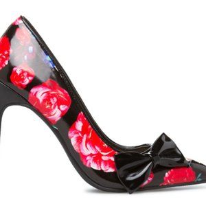 Floral over black pump, 7.5  silvie'